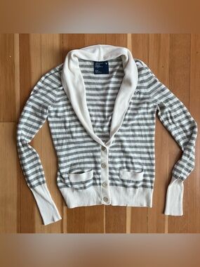 American Eagle 2009 grey and white striped button down cardigan sweater